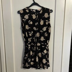 🖤🤎Levis Floral Silk Romper- HQ sample- rare find